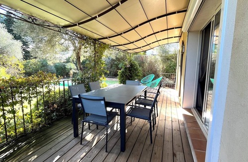 Saint-Paul-en-Foret Villa | Air-conditioned Villa Les Oliviers with private pool & office in Saint-Paul-en-Forêt