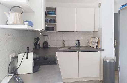 La Faviere Apartment | Air-conditioned T3, 3*, 50m from beach, garage, wifi included