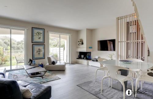 Bastide Giraud House | Air-conditioned house in residence with swimming pool and tennis court
