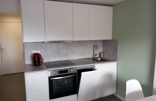 Frejus Port Apartment | Air-conditioned studio by the sea, with the beach and harbor just 50 m away (renovated 06/2024) and parking