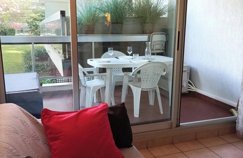 Antibes Apartment | Air-conditioned studio with parking, within walking distance of the beach and town center