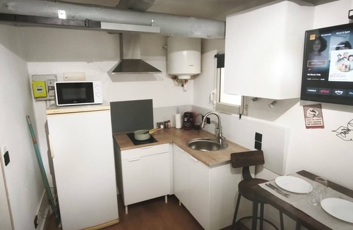 Aubignan Apartment | Air-Conditioned Studio - Le Ventoux