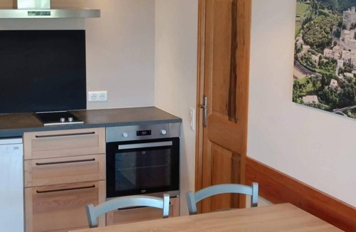 Le Barroux House | Air-Conditioned Villa Figuière (2 bedrooms and living room with kitchen)