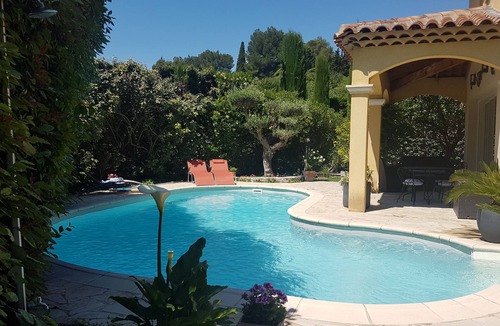 Aix-en-Provence Villa | Aix-en-Provence, air-conditioned country house for 8 people in a green setting