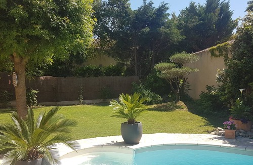 Aix-en-Provence Villa | Aix-en-Provence, air-conditioned country house for 8 people in a green setting