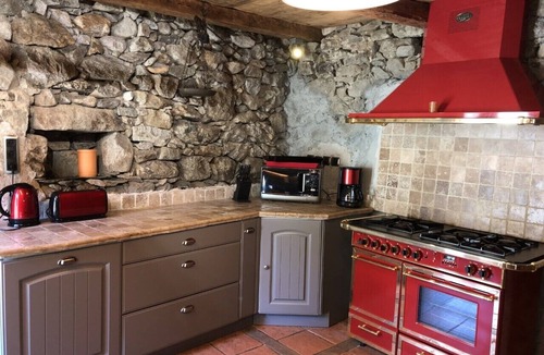 Montgellafrey Ski Chalet | Alpine chalet, near ski resort, for 10 people, completely renovated.