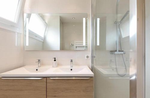 Cannes Apartment | Amazing 2 Bedroom Cannes Apartment Behind Martinez Hotel
