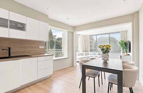 Cannes Apartment | Amazing 2 Bedroom Cannes Apartment Behind Martinez Hotel