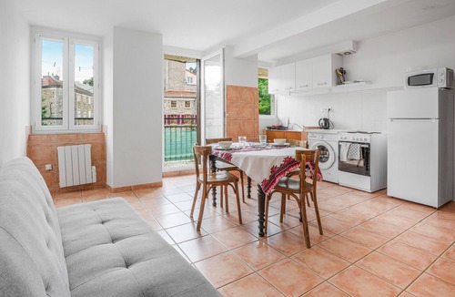 Saint-Julien-Molin-Molette Apartment | Apartment “Boni” with Balcony and Wi-Fi