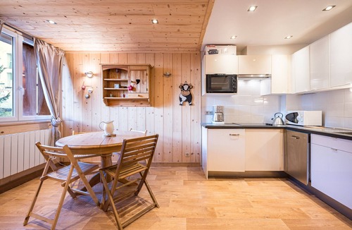 Saint-Francois-Longchamp Apartment | Apartment 'Centre Station Appt Pied Des Pistes' with Mountain View