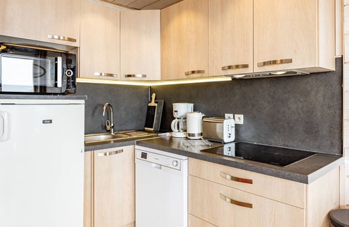 Saint-Francois-Longchamp Apartment | Apartment 7 pers near slopes, south balcony, comfort, parking nearby