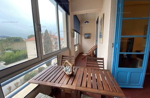 Sanary-sur-Mer Apartment | Apartment 2 bedroom downtown with closed terrace for 6 WIFI