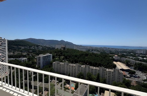La Panouse Apartment | Apartment 'Beau T5 Avec Terrasse Et Vue Mer' with Balcony