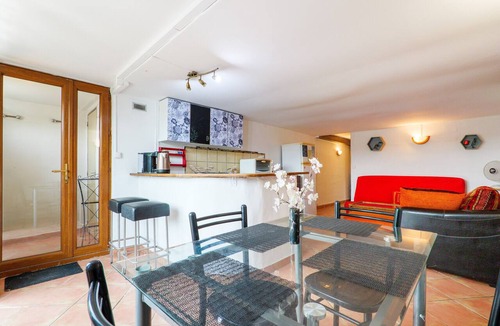 Aubenas Apartment | Apartment 'De Charme En Ardèche' with Private Garden and Wi-Fi