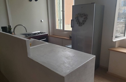 Lambesc Apartment | Apartment-Ensuite with Bath