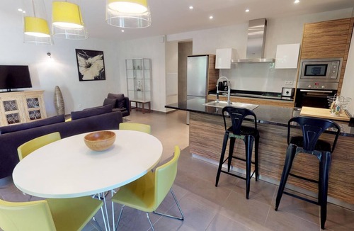 Calvi Apartment | Apartment-F3 60m²-Ensuite with Bath-Apartment-Terrace