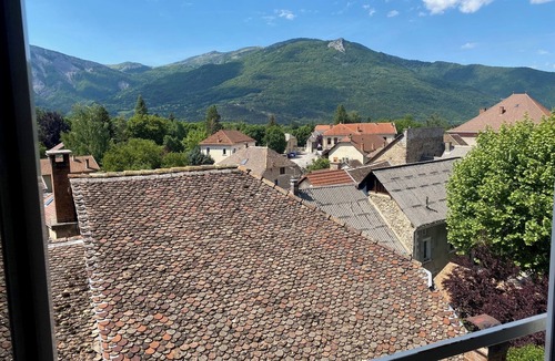 La Roche-des-Arnauds Apartment | Apartment in the mountains, 30 minutes from ski resorts