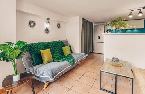 Mandelieu-la-Napoule Beach Apartment | Apartment Le nid D'Azur by Sur la mer