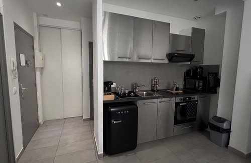 Saint-Charles Apartment | Apartment- Gare St Charles