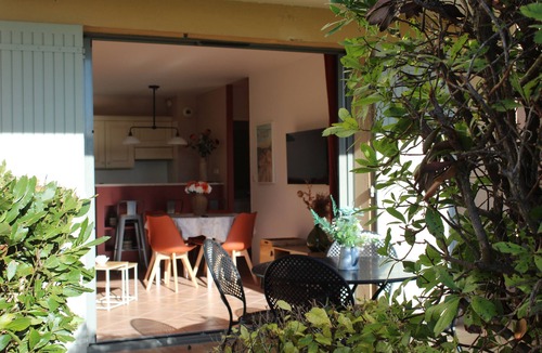Saumane-de-Vaucluse Apartment | Apartment ideally located in the magnificent SAUMANE de Vaucluse golf course