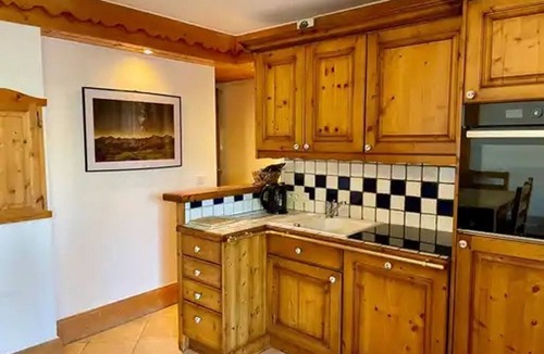 Meribel Village Apartment | Apartment in Méribel 4 ppl, pool, ski-in/ski-out
