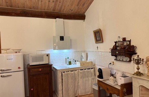 Violes Apartment | Apartment in the Angelot Vineyards - At Mas Des Armouriers