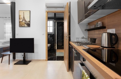 Frejus Plage Apartment | Apartment 'La Casa 177 - 1' with Balcony, Wi-Fi and Air Conditioning
