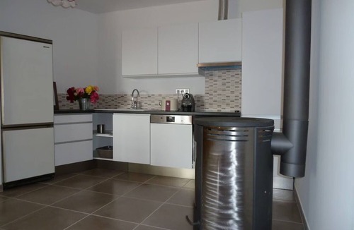 Vinsobres Apartment | Apartment 'La Roseraie Des Côtes' with Private Pool, Private Garden and Wi-Fi