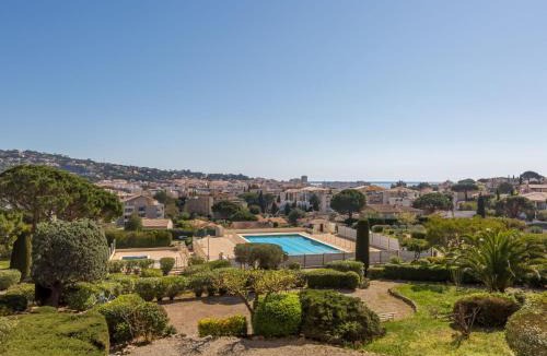 Sainte-Maxime Apartment | Apartment Les Côteaux du Préconil-3 by Interhome