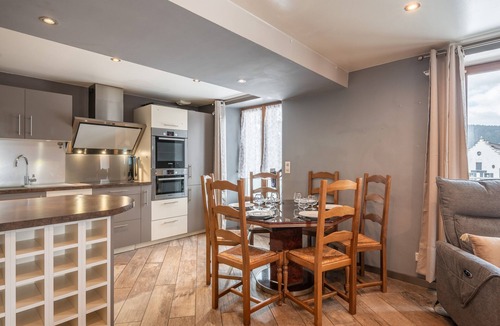 Villard-de-Lans Apartment | Apartment 'Loft Cosy Au Coeur Du Village' with Mountain View and Wi-Fi