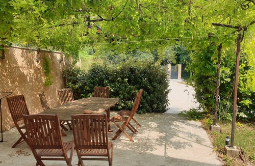 Eguilles Apartment | Apartment on the edge of the forest