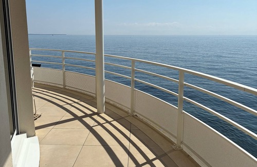 Le Trayas Apartment | Apartment on the sea Clim heated pool parking