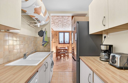 Orcieres Apartment | Apartment 'Orcières Village' with Mountain View and Balcony