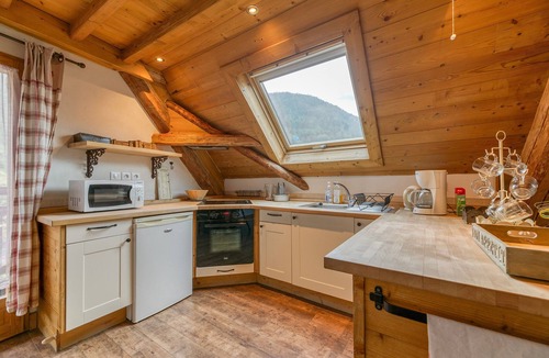 Oz Apartment | Apartment 'Passoud 203' with Mountain View, Shared Garden and Wi-Fi
