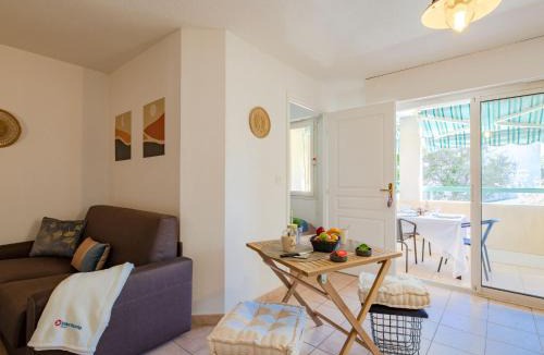 Boulouris-sur-Mer Apartment | Apartment Résidence Villa Toscane by Interhome