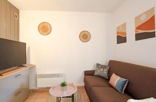 Boulouris-sur-Mer Apartment | Apartment Résidence Villa Toscane by Interhome