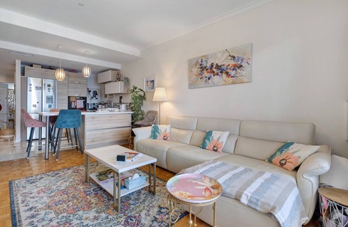 Les Baumettes Apartment | Apartment 'Sea View 2 Bed2bath' with Sea View, Wi-Fi and Air Conditioning