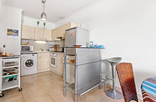 Frejus Plage Apartment | Apartment 'Superbe Appartement Vue Mer' with Sea View, Wi-Fi and Air Conditioning