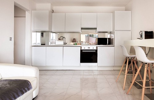 Le Trayas Apartment | Apartment "Trayas" with Sea View, Shared Pool & A/C