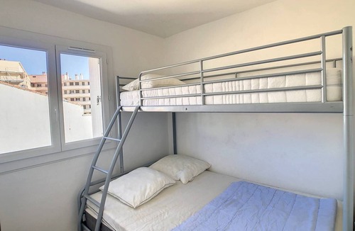 Sainte-Maxime City Centre Apartment | Apartment with air-conditioning