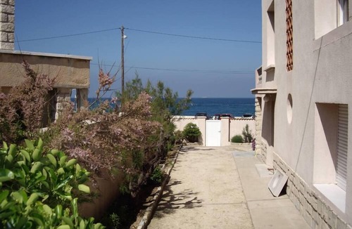 8th Arrondissement Apartment | Apartment with garden by the sea