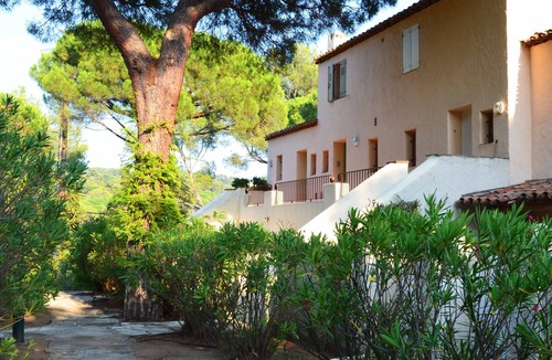 Cote d'Azur- French Riviera Apartment | Apartment with pool, 300m beaches Tahiti, Moorea, Ramatuelle, St-Tropez.