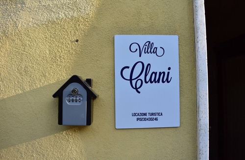 Colà Di Lazise House | APARTMENT WITH SEPARATE ENTRANCE WITH PRIVATE GARDEN