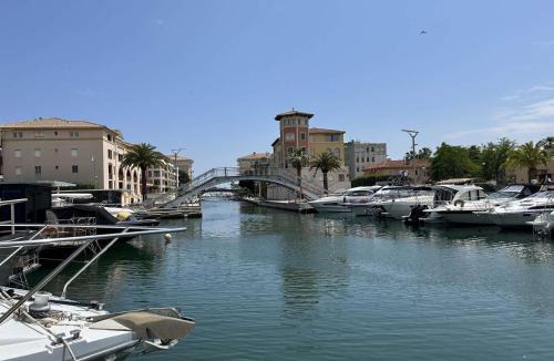 Frejus Plage Apartment | Appart cosy avec mezzanine, terrasse et parking à Fréjus - FR-1-226A-109
