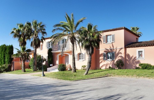 Grimaud Condo | Appart cosy et équipé, près de la plage