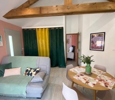 Chateauvieux Apartment | Appartement 2 à 4 personnes, Une Pause au Vert