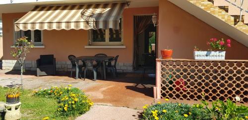 La Garde Apartment | Appartement bas de villa rez de jardin