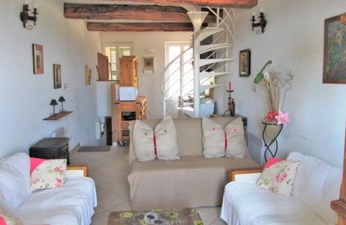Bormes-Les-Mimosas Apartment | Appartement Bormes-les-Mimosas, 3 pièces, 4 personnes - FR-1-251-75