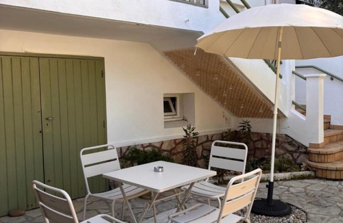 Route d'Arles Apartment | Appartement calme et lumineux, cour extérieure, petits déjeuners sur demande - proche Gare et Centre