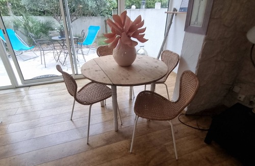 Rognac Apartment | Appartement Dans Propriété au Calme Avec Piscine
